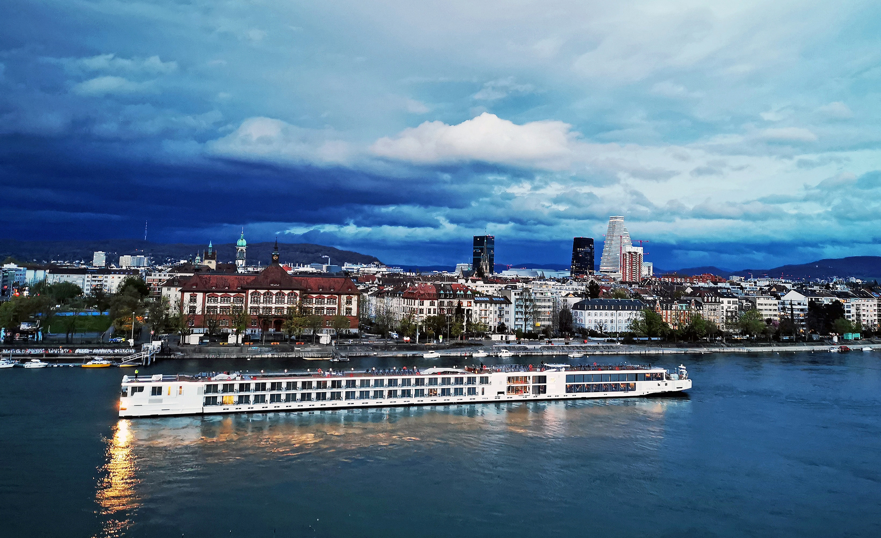 Am unteren Rheinweg in Basel