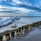 am vereisten Ostseestrand