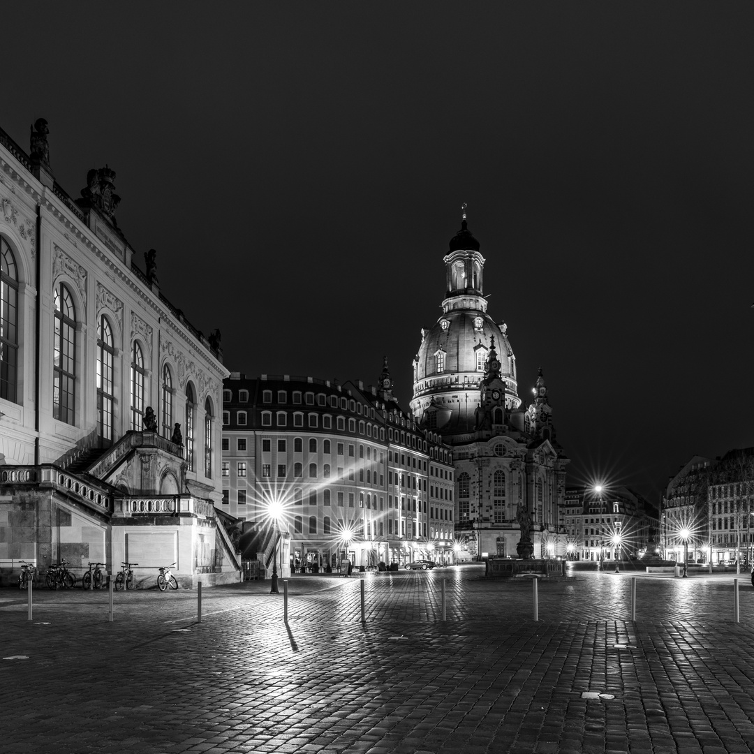 Am Verkehrsmuseum vorbei zur Frauenkirche geschaut