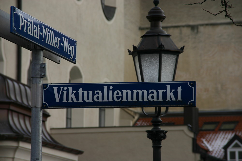 Am Viktualienmarkt in München