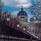 am volksgarten entlang...