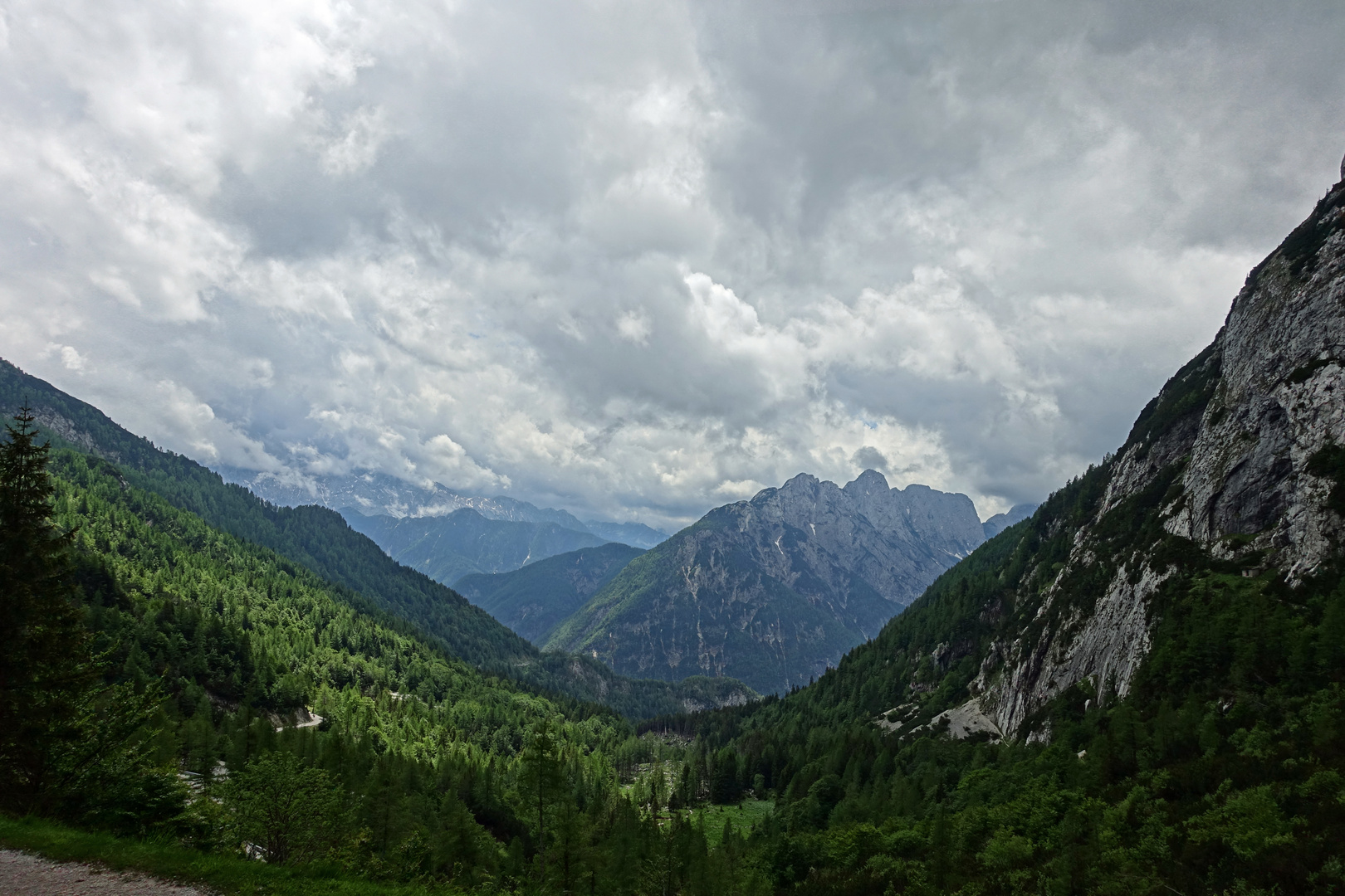 Am Vrsic-Pass ein hoffnungsvoller Blick nach Süden