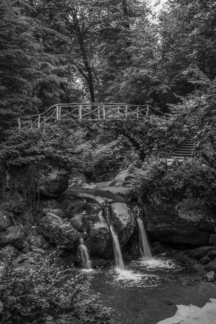 am Wasserfall im Mullerthal in Luxemburg