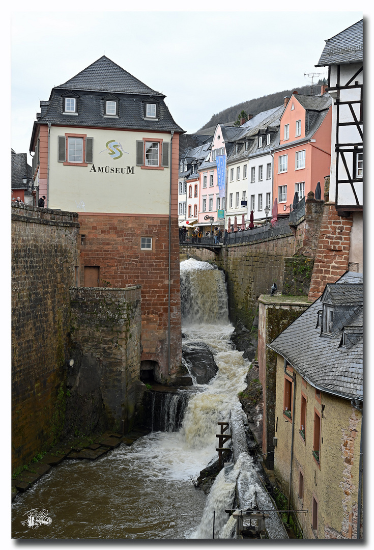 Am Wasserfall in Saarburg