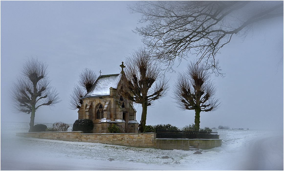 ... am wegesrand eine Kapelle ...