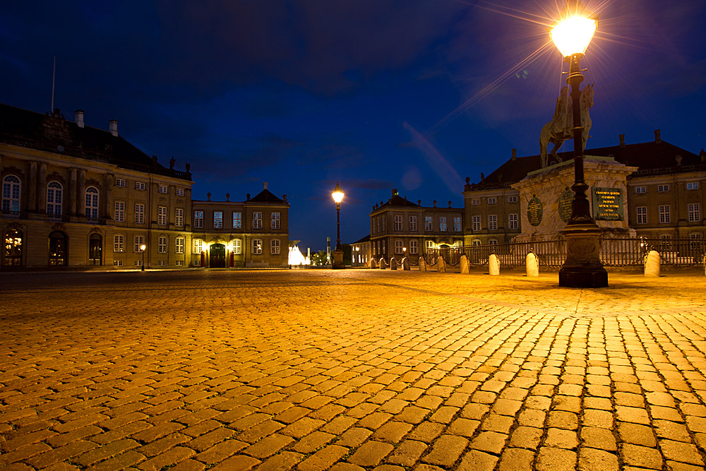 Amalienborg Slot Revisited