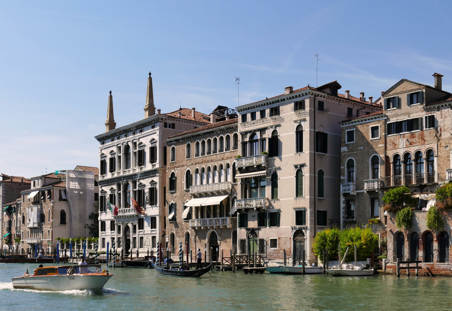 ...Aman Canal Grande...