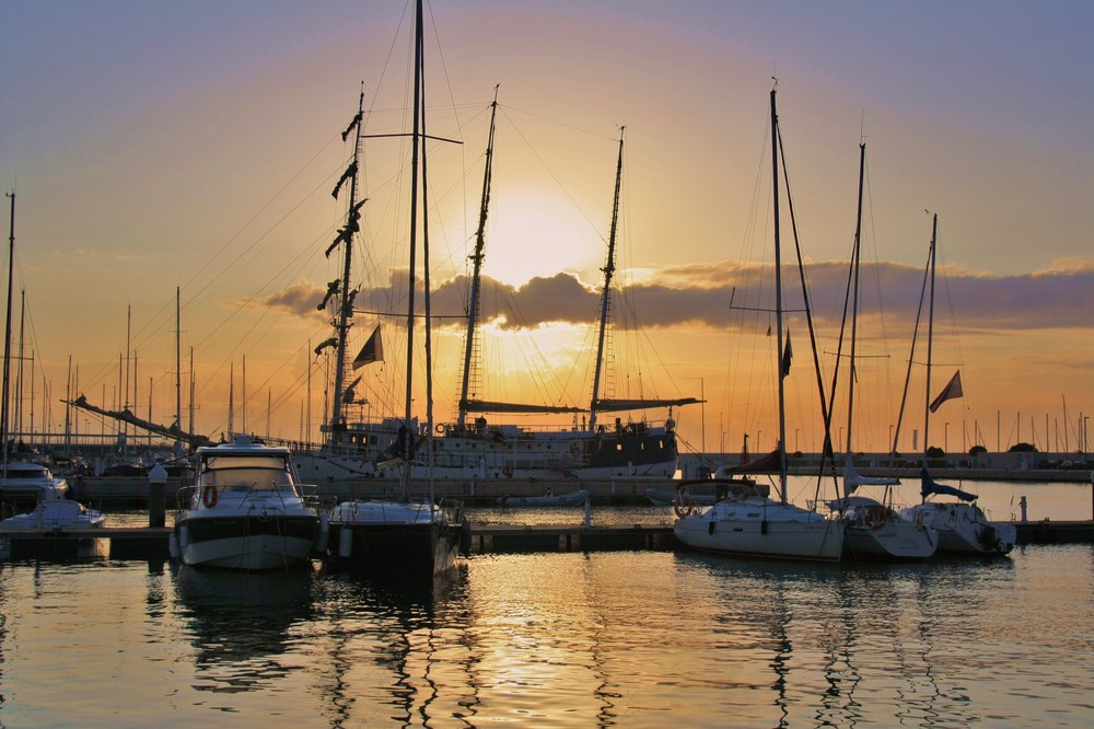 amanece en el puerto