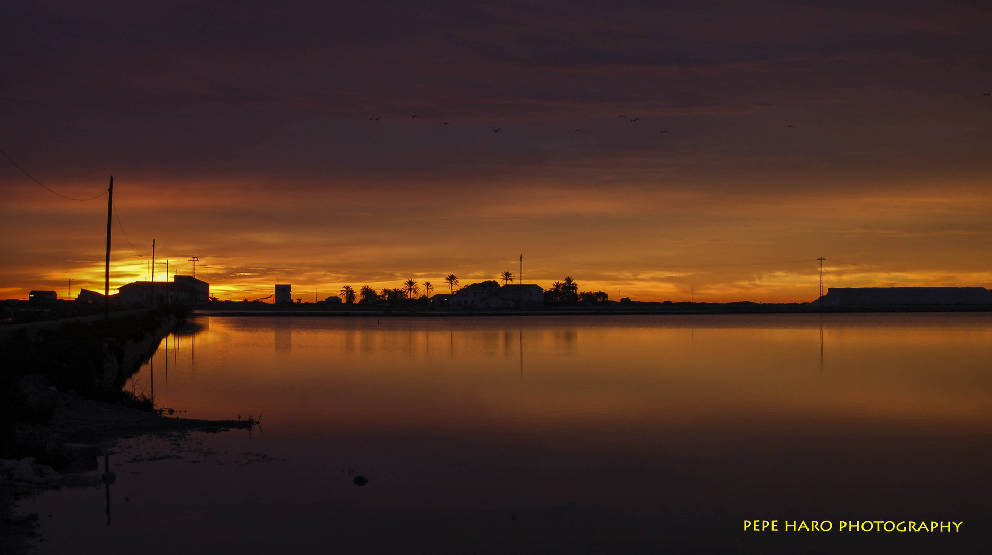 amanece en las salinas.