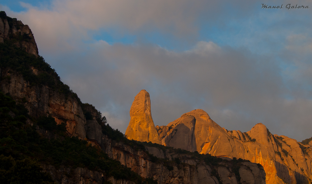 Amanece en Montserrat