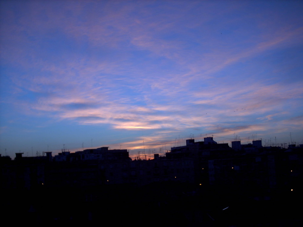 Amanecer azul