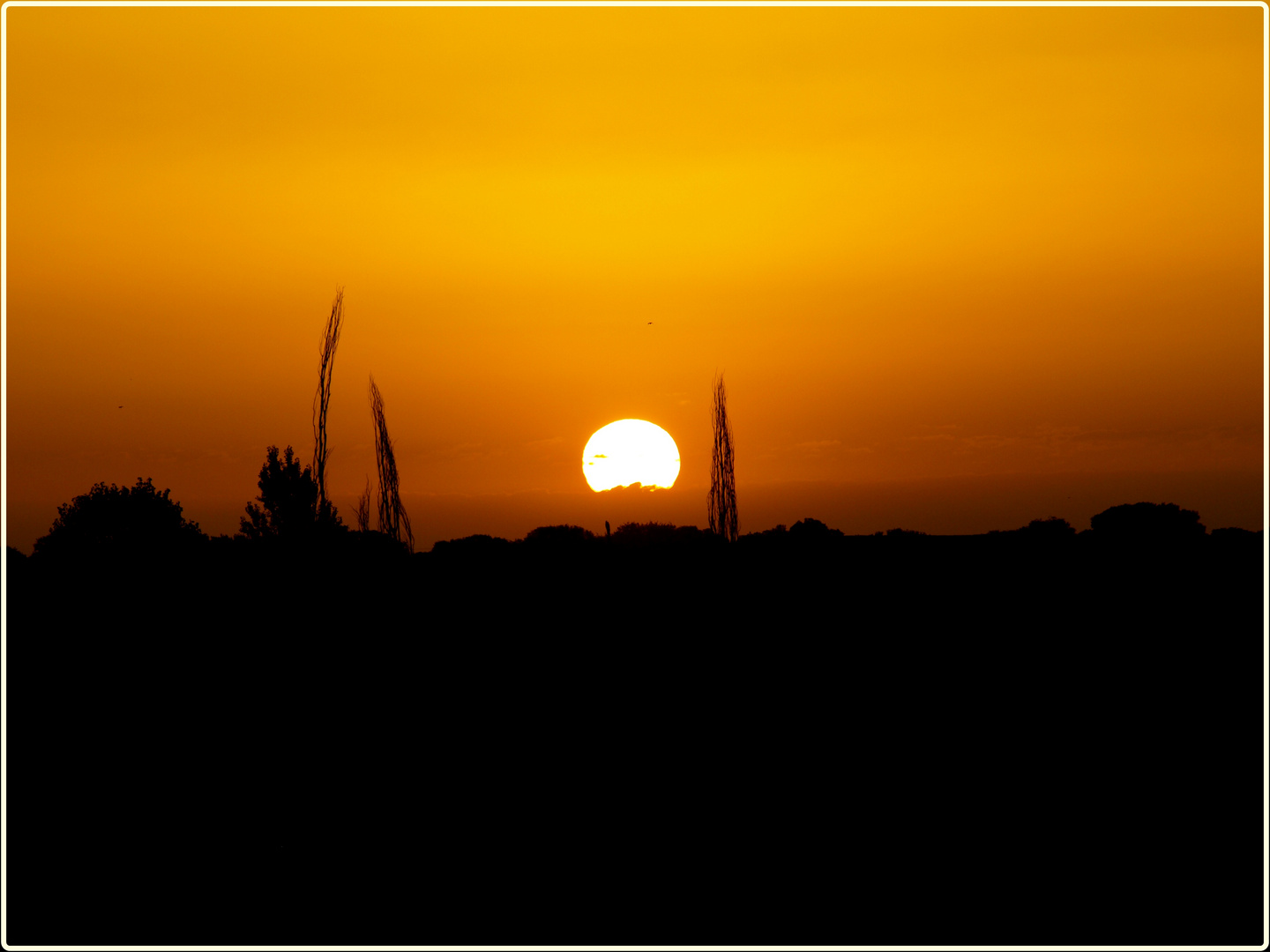 Amanecer caliente (en estos dias del polvo del sahara)