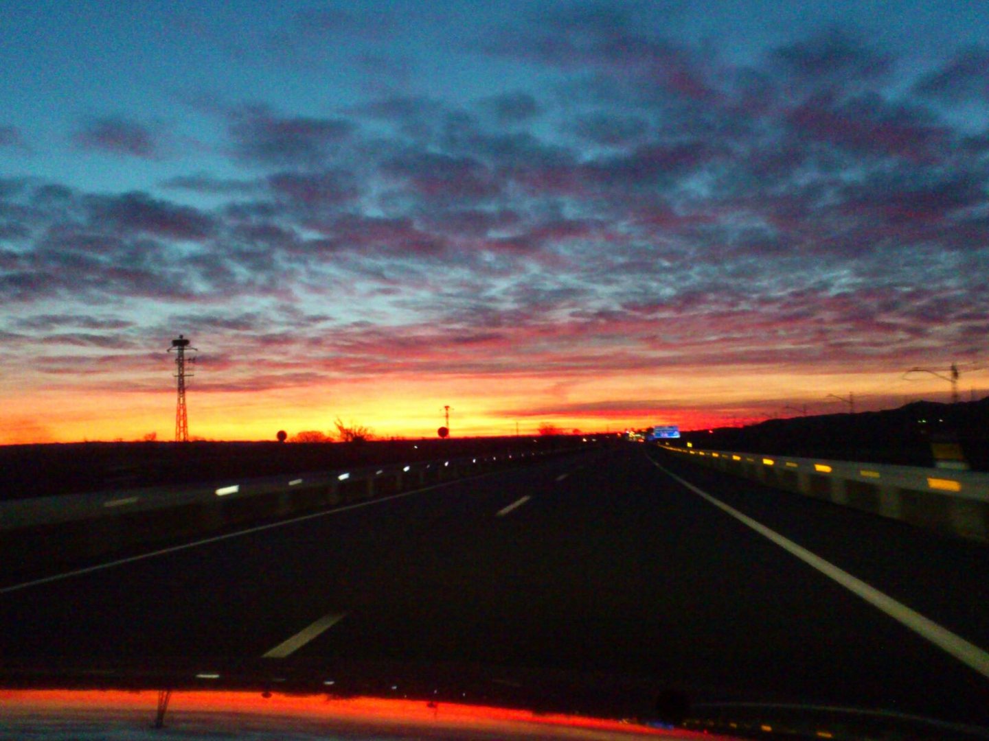 AMANECER DE CAMINO A MOTORLAND