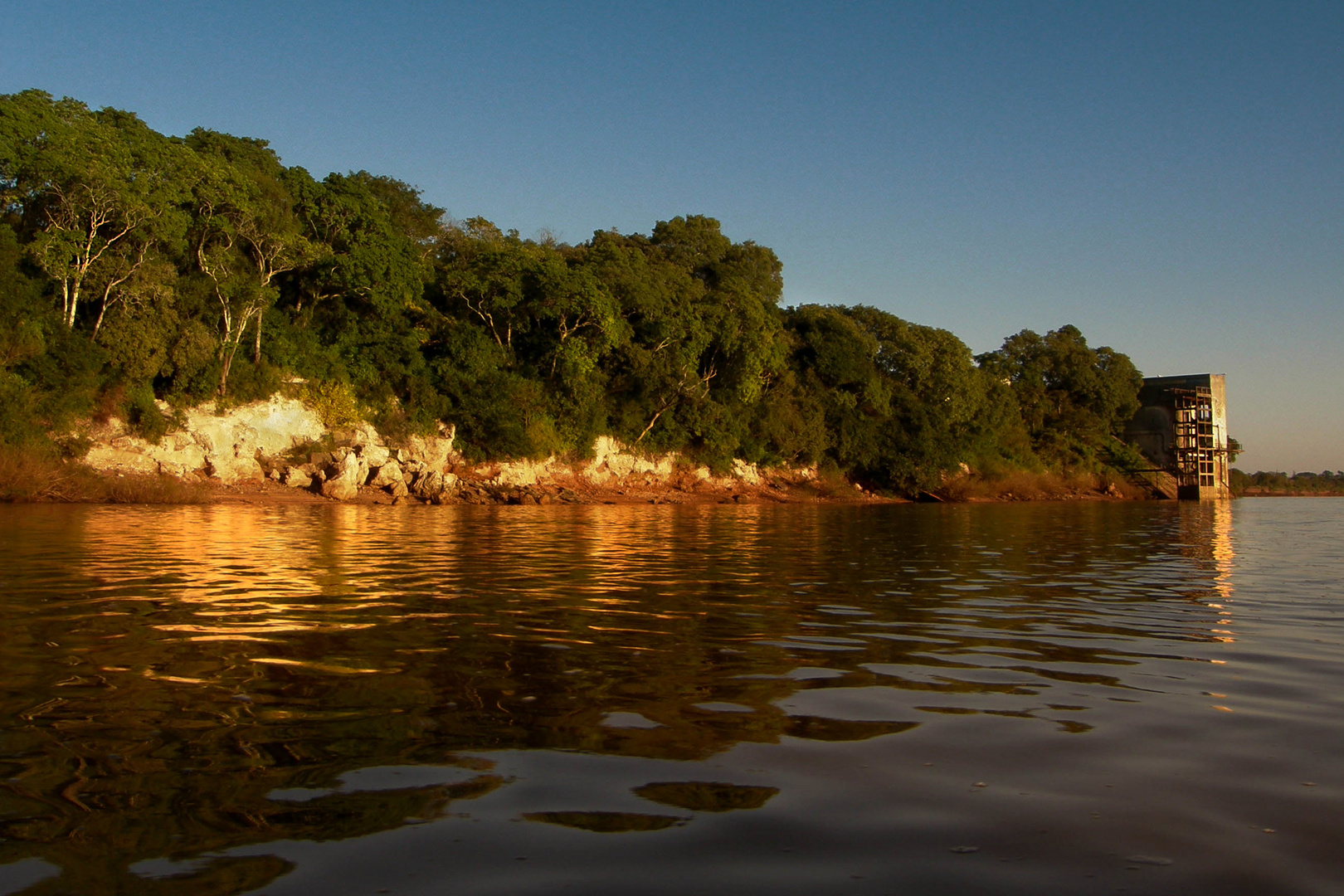 Amanecer en el Río Uruguay.