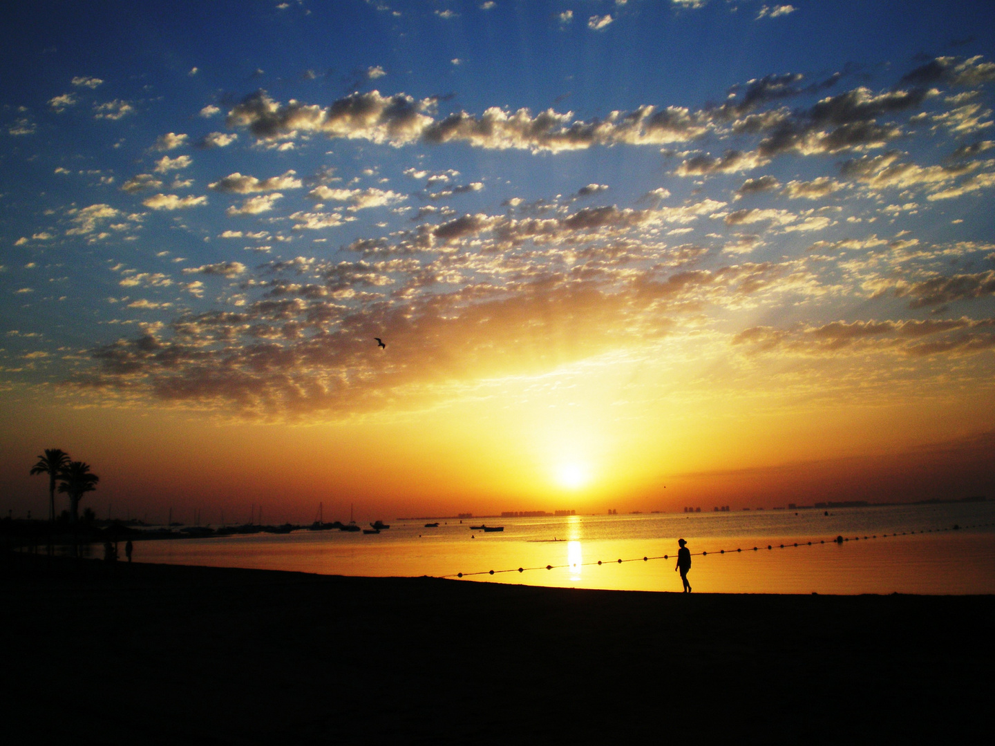 Amanecer en las playas de Los Alcazares (Murcia)