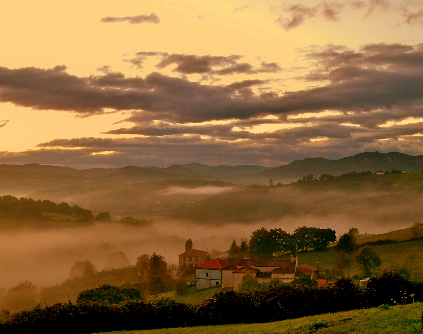 amanecer en latores