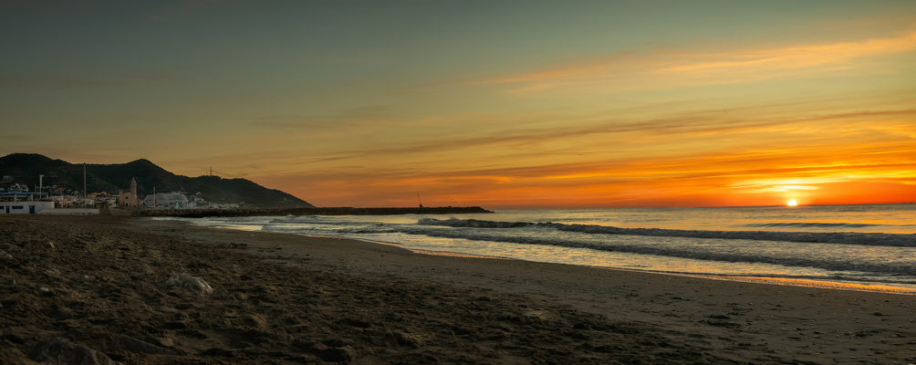Amanecer en Sitges