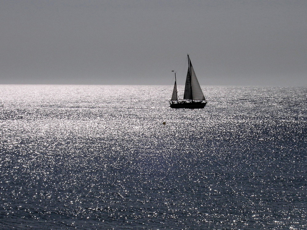 Amanecer en Velero.