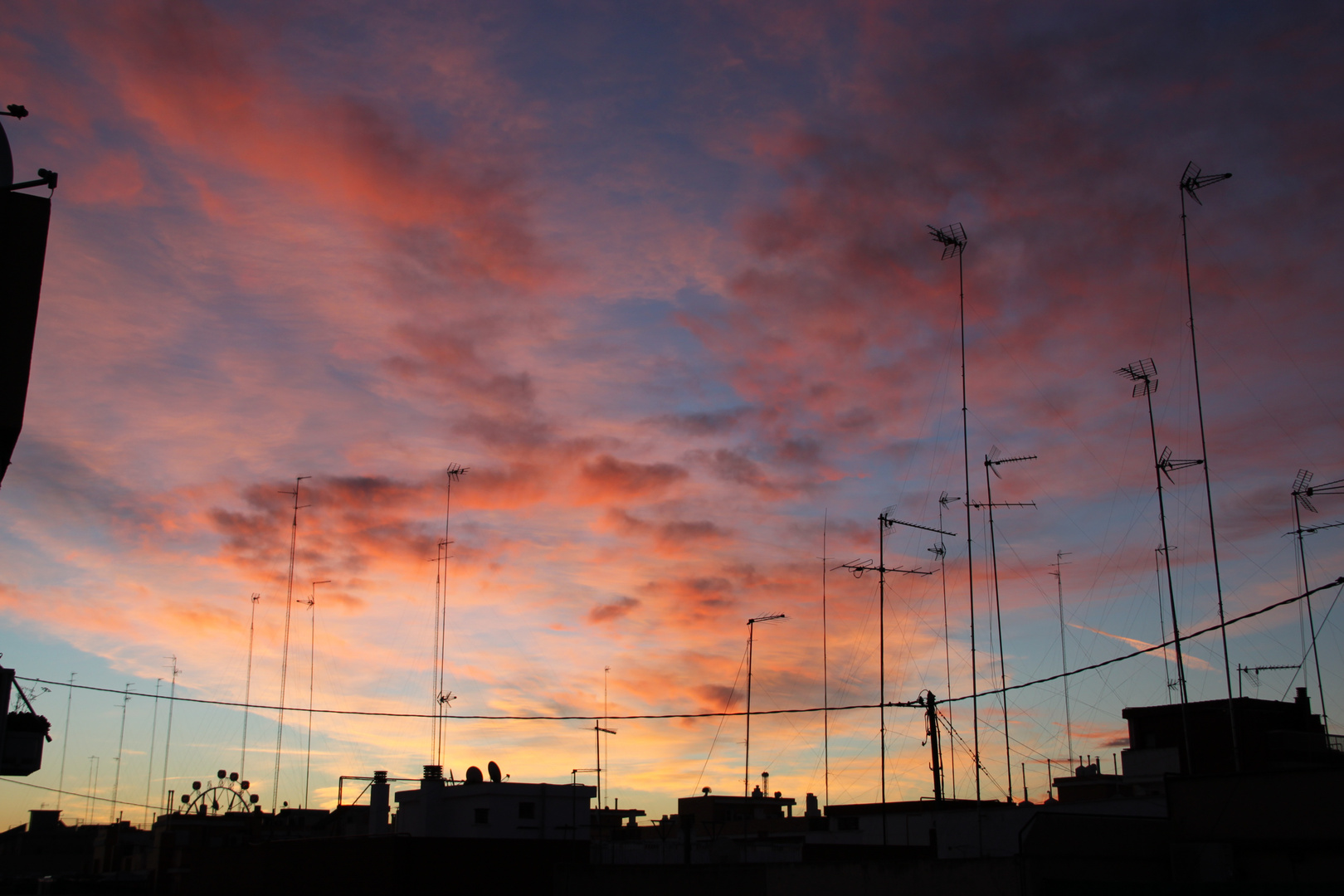 Amanecer redondo. Puerto de Valencia, 6 de Diciembre 2012 8:20 AM