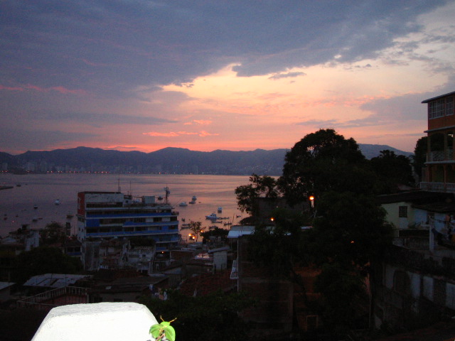 AMANECIENDO EN ACAPULCO