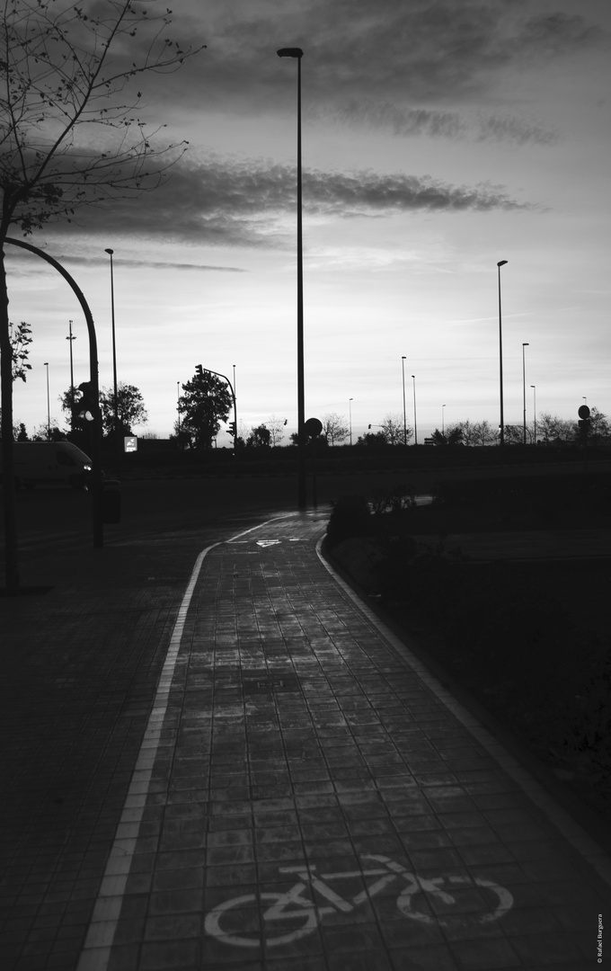 Amaneciendo en Valencia-carril bici