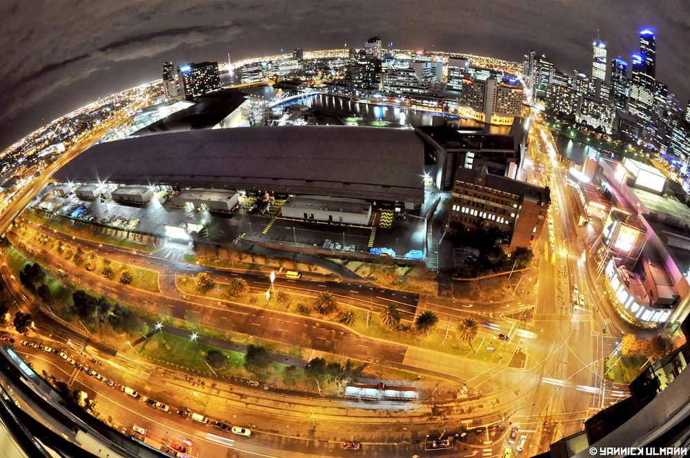 Amazing view over Melbourne by night ! by YannickPhotography 