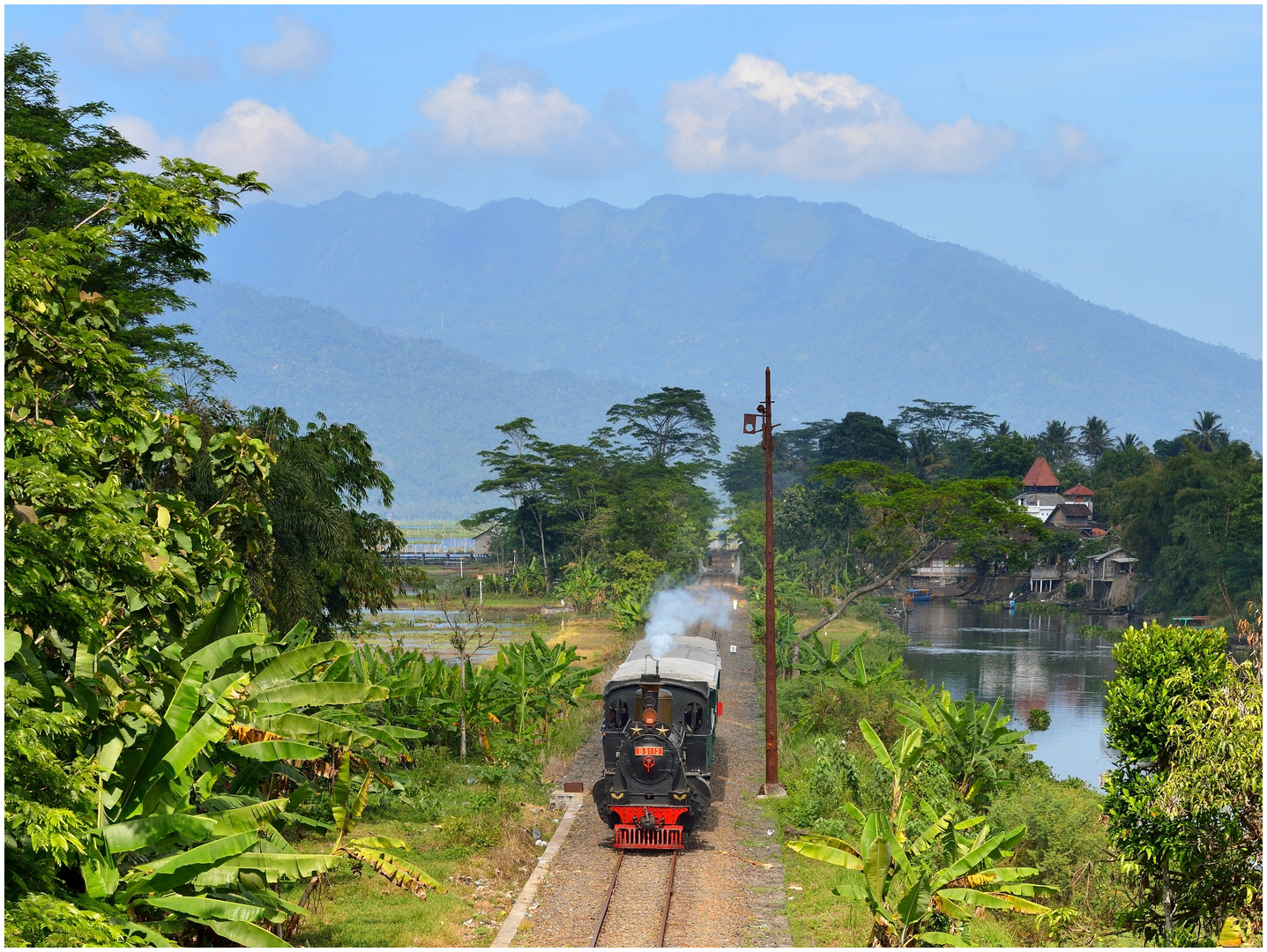 Ambarawa VIII  -  Einfahrt Tuntang