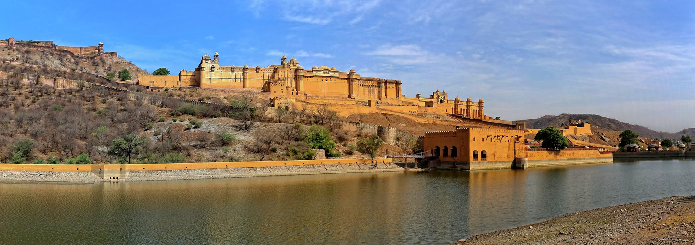 AMBER FORT