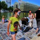 Ambiance au Bassin de la Villette à Paris