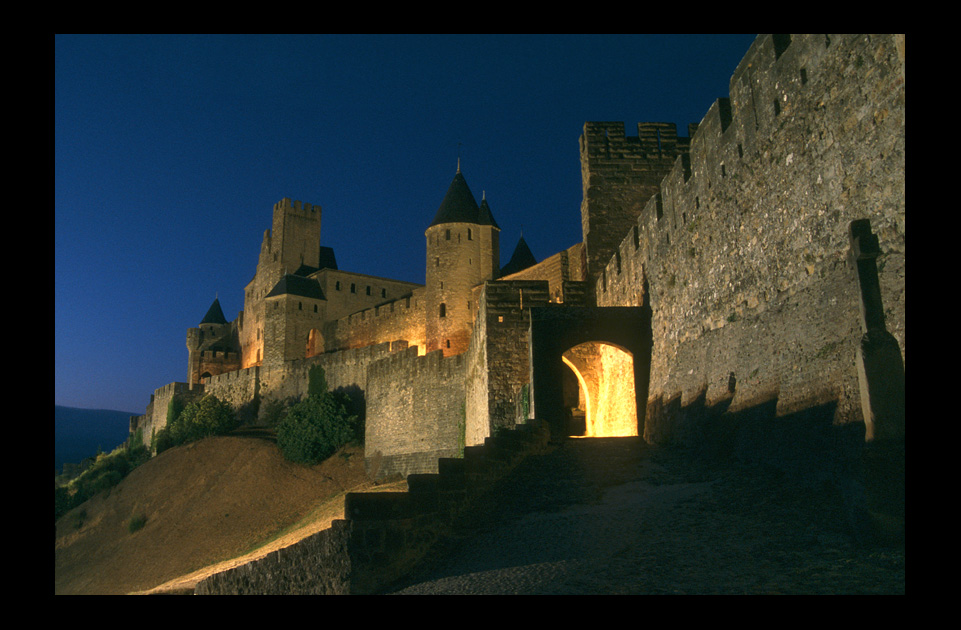 Ambiance de la Cité au crépuscule - Carcassonne de Huguin 