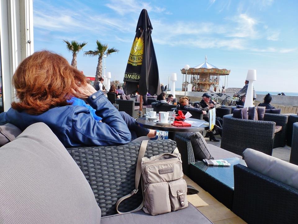 Ambiance en terrasse à la Grande Motte dans l'Hérault