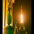 Ambiance nocturne autour de la Tour Eiffel, février 1989