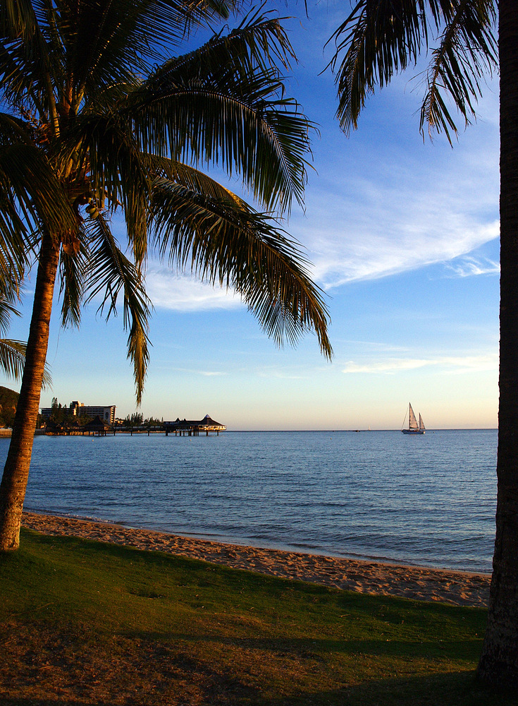 Ambiance vespérale sur Anse Vata -- Nouméa -- Abendstimmung über Anse Vata