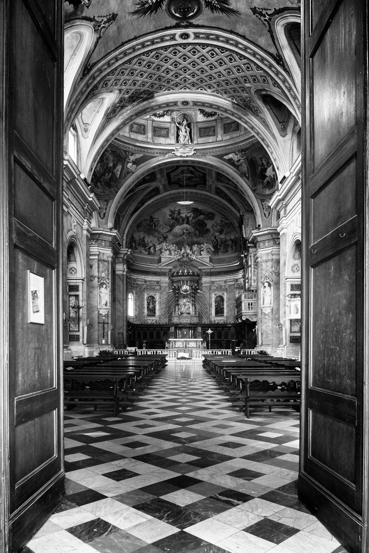 Amelia, Cattedrale Santa Fermina, ingresso