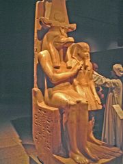 Amenophis III mit dem Krokodilgott Sobek