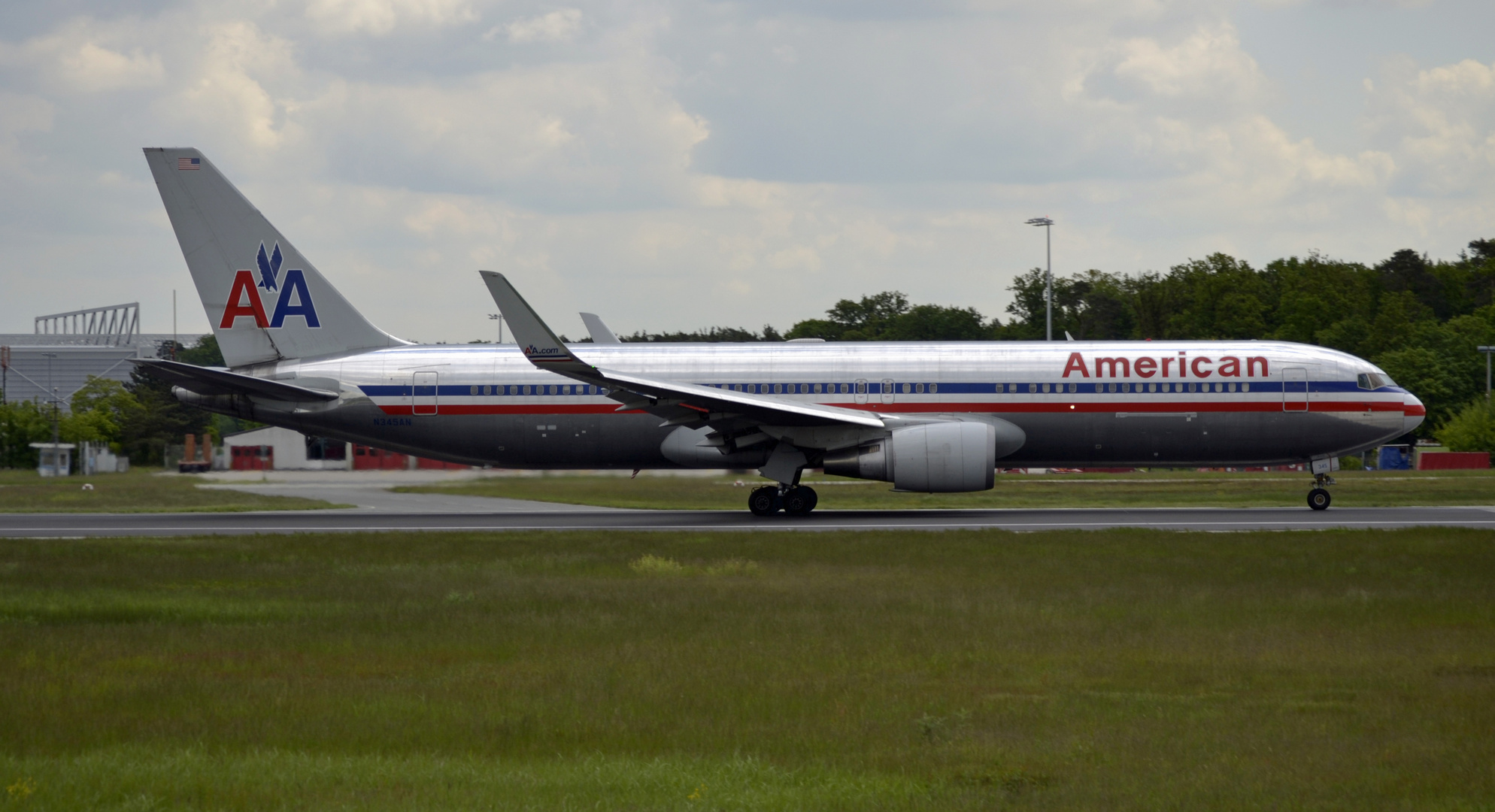 American Airlines Boeing 767 old livery