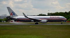 American Airlines Boeing 767 old livery