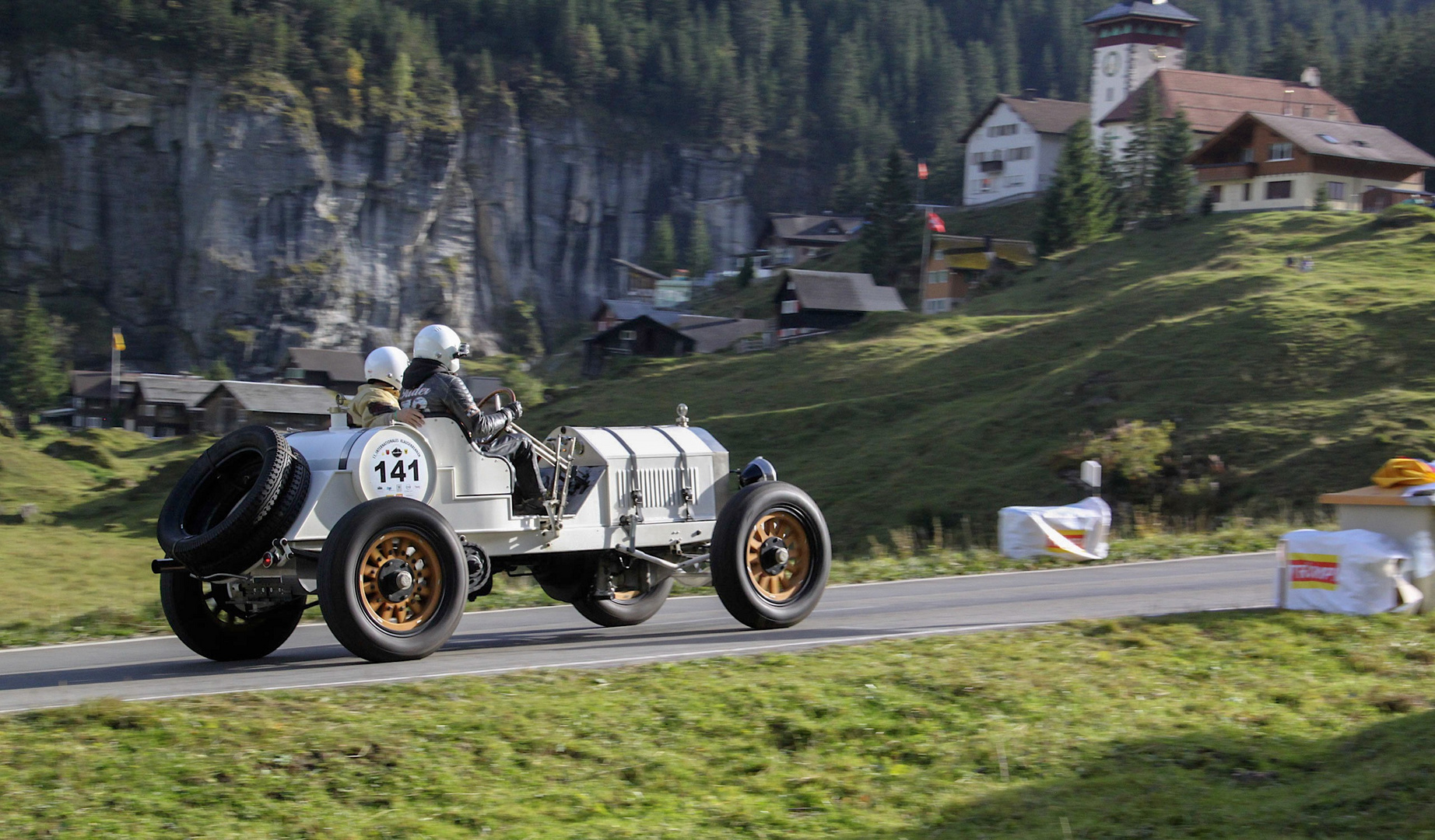 American La France 40 Tourer von 1915 am Klausenpass