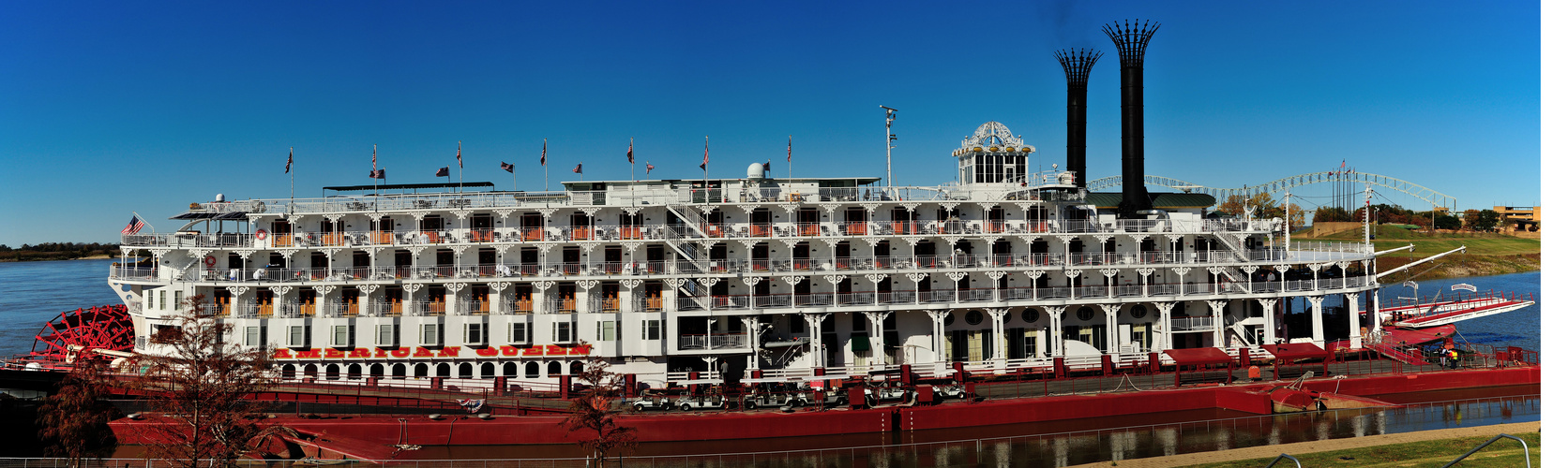 American Queen (tall stacks)