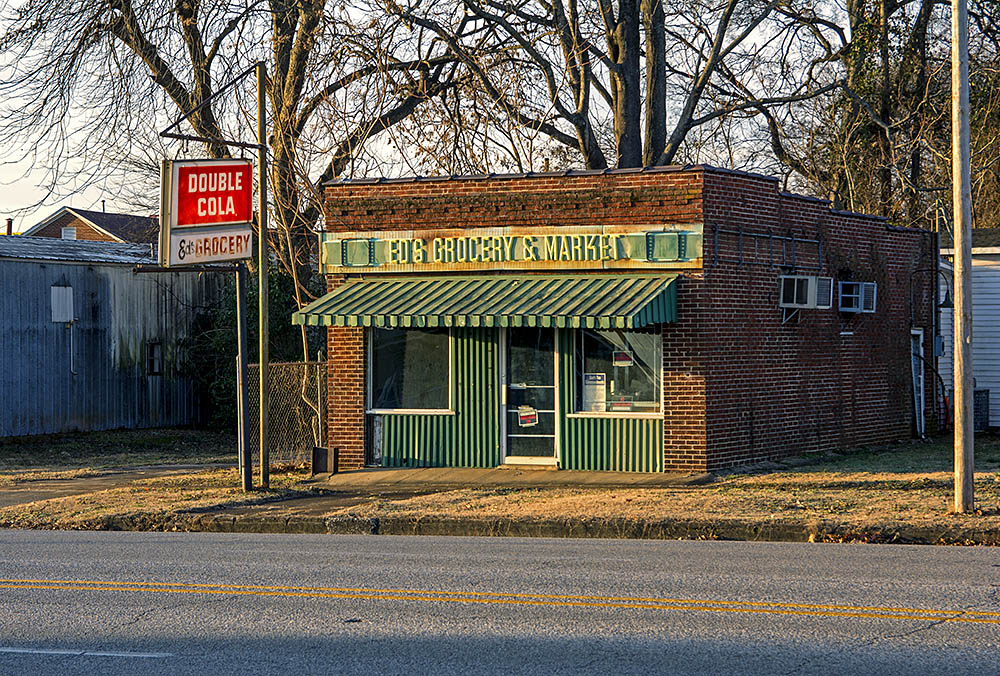 Americana: Ed's Grocery & Market