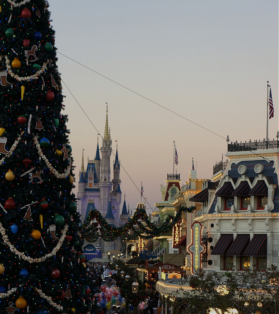 Americana: Merry Mickeymas