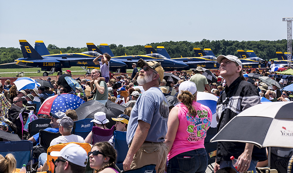 Americana: Spectators