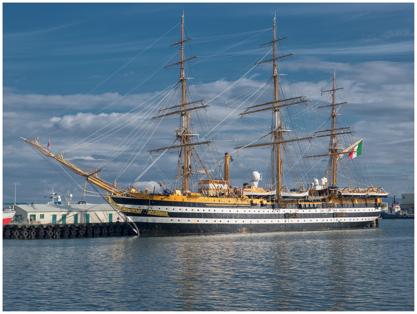 Amerigo Vespucci im Hafen von Island - Reykjavík