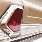 Amerikanischer Oldtimer 300 Sedan 1964 Rücklicht abstrakt