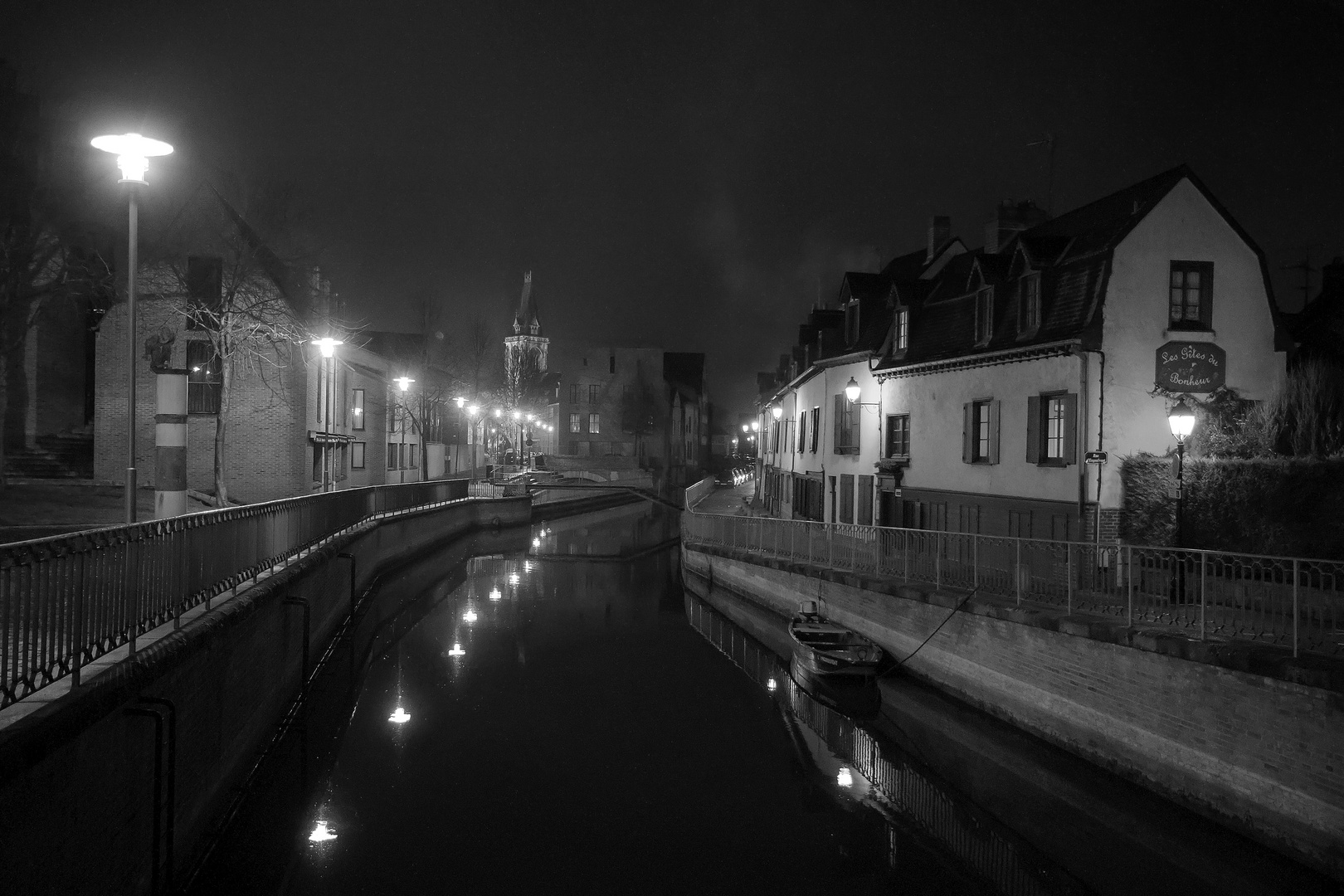 Amiens by night