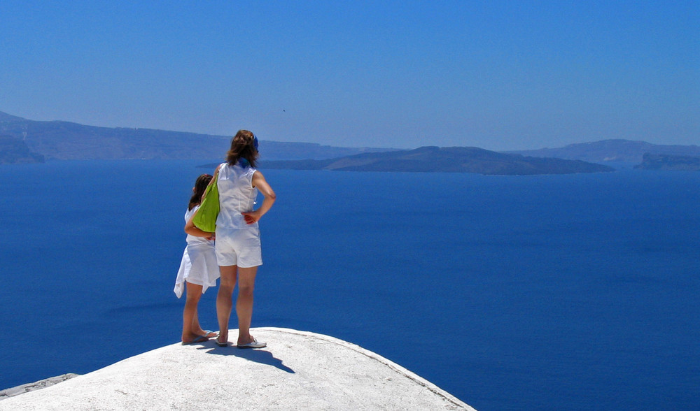 AMMIRANO LA CALDERA DAI TETTI DI OIA