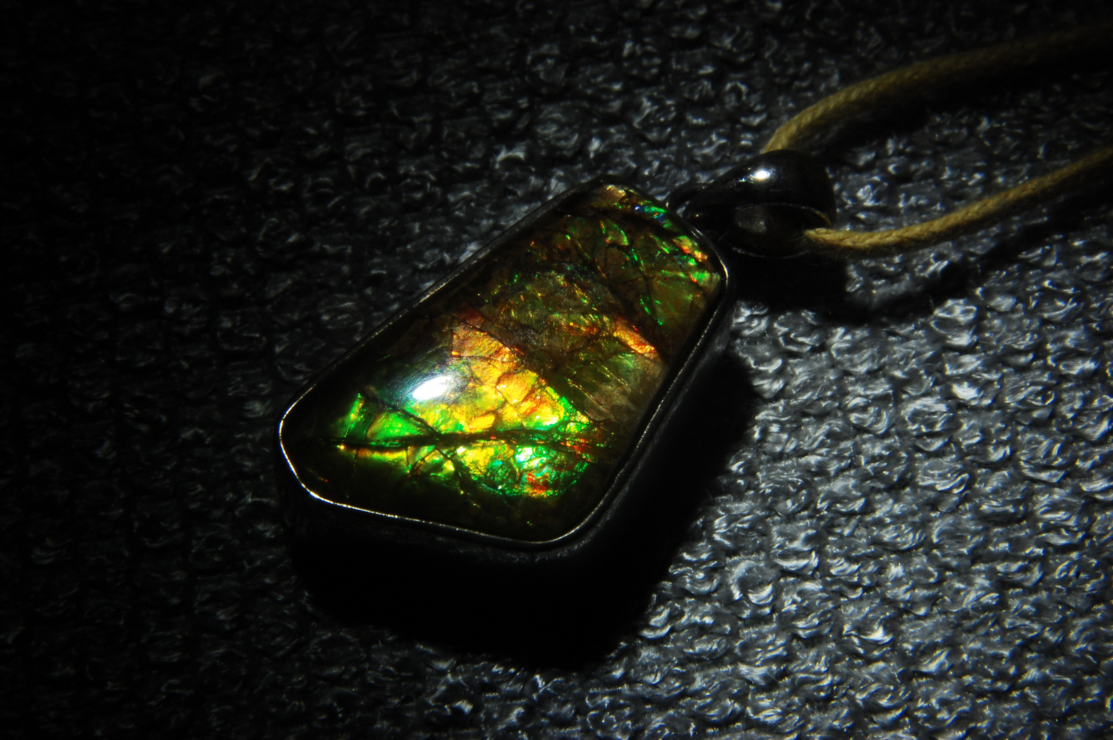 Ammolite Pendant