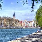 Amoureux sur quais de Saône (Lyon)