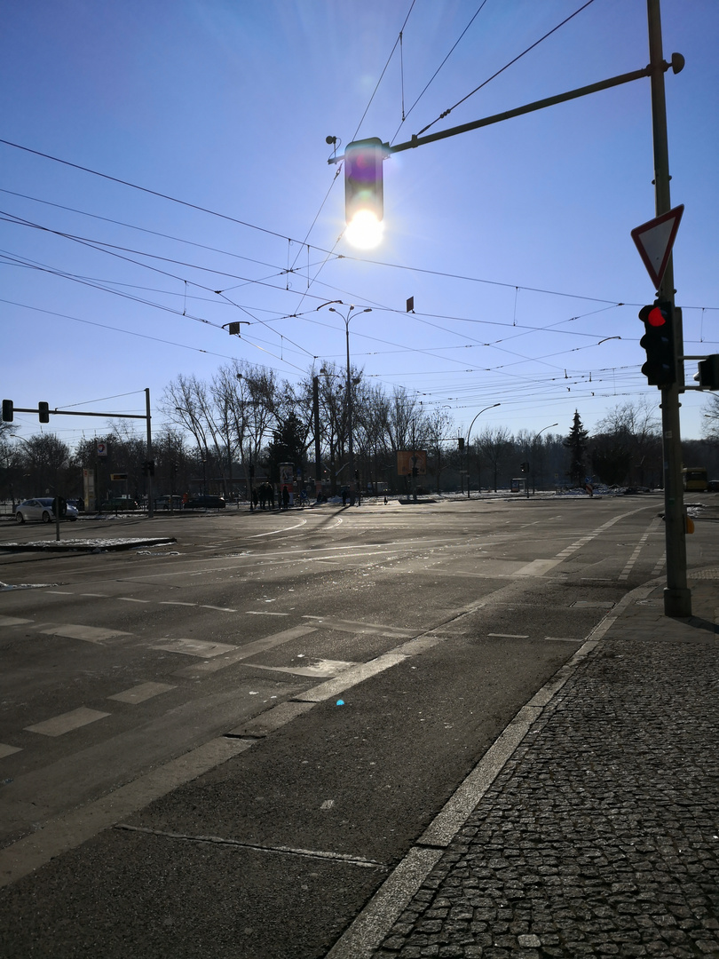 Ampel steht auch auf Sonne 