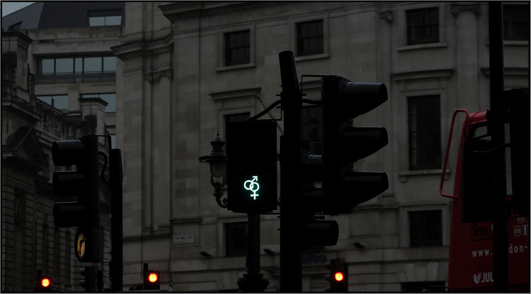 Ampel - Trafalgar Square - London